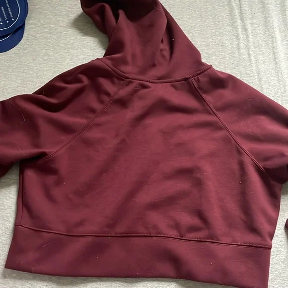 Aero cropped zip up hoodie - Picture 3 of 3